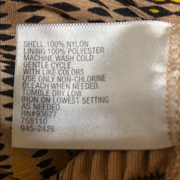 Yellow pattern blouse - Picture 4 of 5